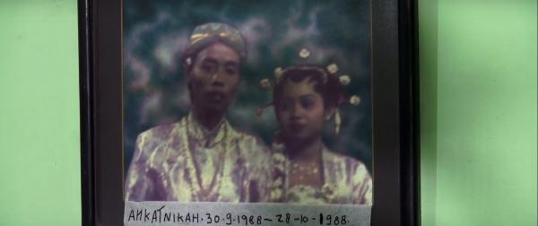 Foto pernikahan Wiji Thukul dan Sipon (Foto: Rekam Docs)