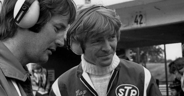 Max Mosley (kanan) bersama rekannya, Robert John 'Robin' Herd yang mendirikan March Engineering (formula1.com)