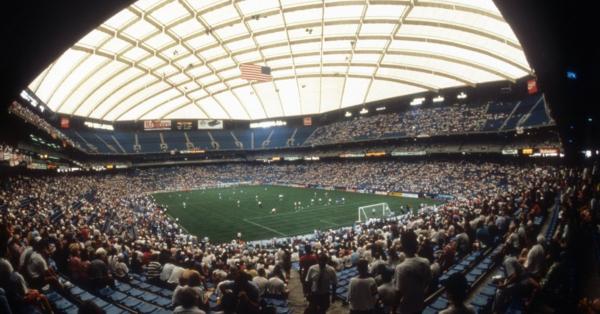 Stadion Pontiac Silverdome, satu-satunya stadion yang menggelar Piala Dunia di arena tertutup (FIFA)