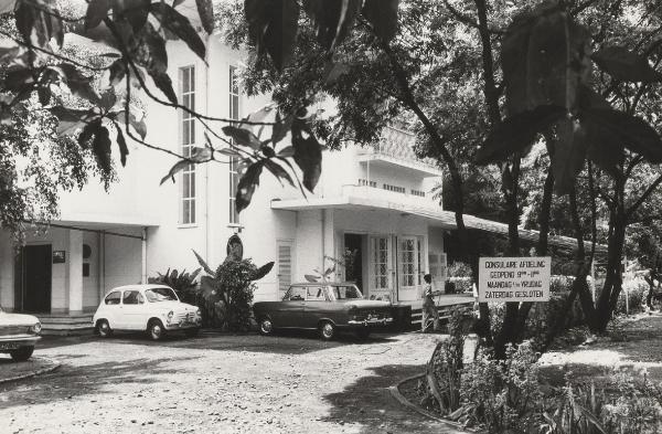 (Foto Kediaman Duta Besar di Jalan Diponegoro 39 di Menteng pada 1967 |KITLV)