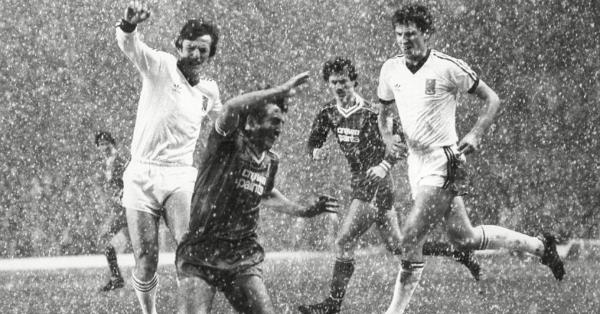 Sebuah laga Boxing Day di Liga Inggris 1985