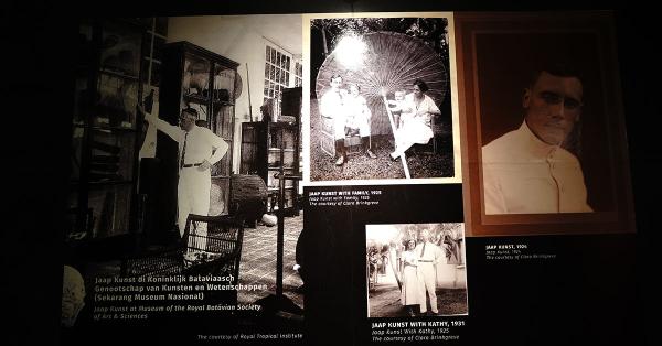 Foto-foto Jaap Kunst yang dipamerkan dalam "Jaap Kunst, Suara dari Masa Lalu" di Museum Nasional. (Fernando Randy/Historia).