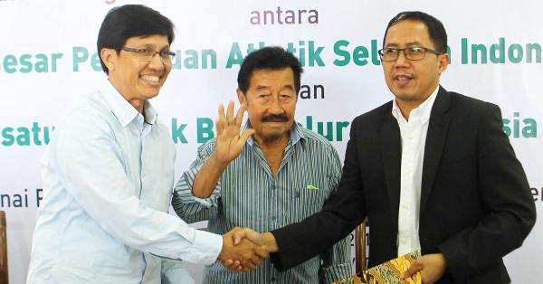 Bob Hasan (tengah) wafat di usia 89 tahun karena kanker paru-paru (Foto: Fernando Randy/HISTORIA)