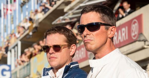 Carroll Shelby (kiri) yang diperankan Matt Damon dan Ken Miles yang dimainkan Christian Bale dalam film "Ford v Ferrari" (Foto: foxmovies.com)