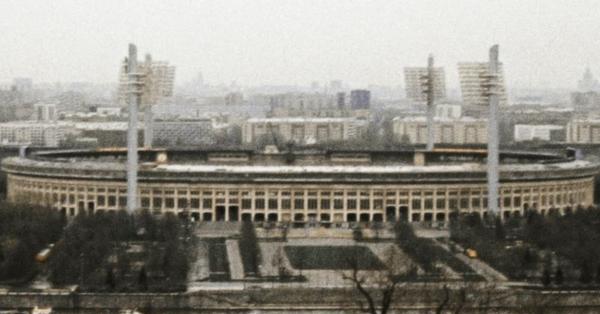 Grand Arena of Central Lenin Stadium (kini Stadion Luzhniki) pada 1980-an (futbolgrad.com)