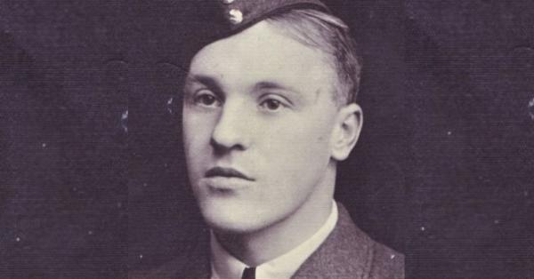 Karier sepakbola Bill Shankly yang terusik Perang Dunia II mengharuskannya mengabdi di RAF (playupliverpool.com)