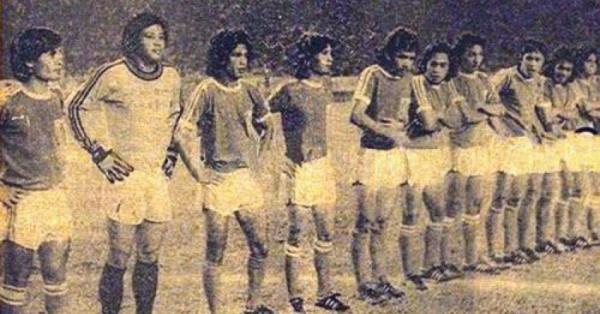 Sudarno (kedua dari kiri) di Skuad Timnas PSSI. (indonesianjuniorleague.com).