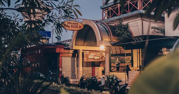 Suasana saat ini di depan pintu masuk utama Blok M Mal. (Historia/Fernando Randy)