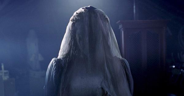Hantu La Llorona yang diperankan Marisol Ramirez di film The Curse of La Llorona (Foto: IMDB)