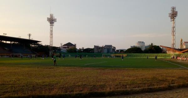 Skuad PSM Makassar tengah berlatih di Stadion Andi Mattalatta/Mattoanging (Foto: Randy Wirayudha/HISTORIA)