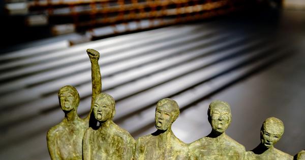 Patung karya Dolorosa Sinaga yang dipamerkan di Galeri Nasional Jakarta. ( Foto : Historia/Fernando Randy )