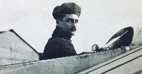 Sous-lieutenant Roland Garros saat bertugas di Escadrille 26 (San Diego Air and Space Museum Archive)