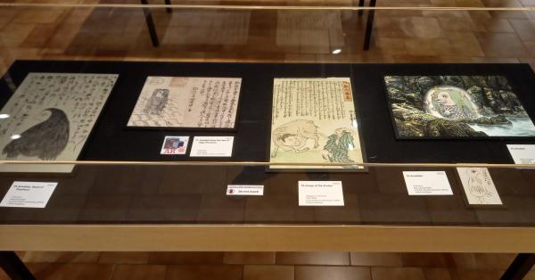 Benda-benda seni yang menggambarkan sosok Amabie. (Randy Wirayudha/Historia.id).