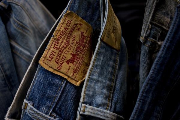 Celana jin merek Levi Strauss. (levistrauss.com).