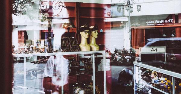 Salah satu toko di kawasan Braga. (Fernando Randy/Historia).