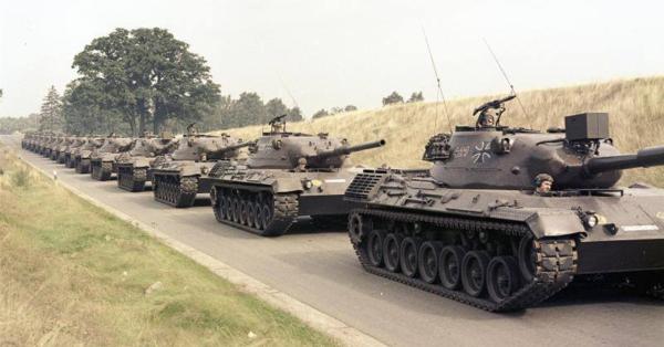 Barisan tank Leopard 1 Jerman yang jadi pendahulu Leopard 2 (Foto: Bundesarchiv)