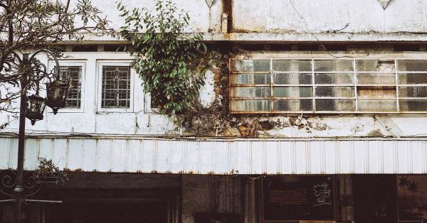 Braga yang berusia dua abad tetap menjadi pesona bagi wisatawan. (Fernando Randy/Historia).