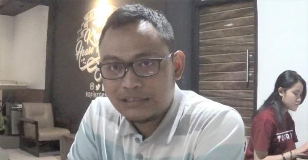 Dhion Prasetya, pengamat sepakbola Surabaya. (Randy Wirayudha/Historia.ID).