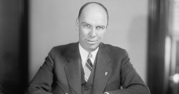 Senator Ralph Owen Brewster dari Negara Bagian Maine. (Library of Congress).