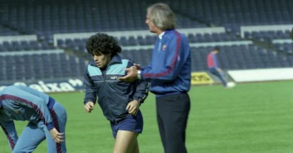 Maradona semasa di Barcelona di bawah asuhan César Luis Menotti. (fcbarcelona.com).