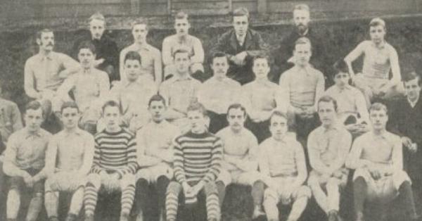 Sejumlah pelajar yang menggagas berdirinya Tottenham Hotspur (Foto: Repro A Romance of Football)