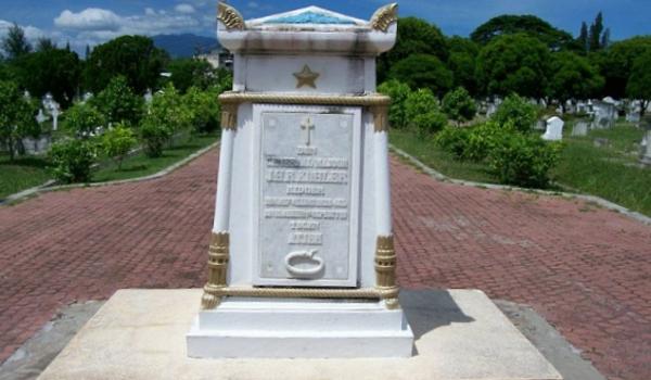 Makam Mayjen J.H.R. Kohler, panglima pasukan Belanda dalam Perang Aceh, di Peucut, Banda Aceh. (Wikimedia Commons).