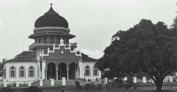 Masjid Agung Baiturrahman di Aceh, 1871. (Wereldmuseum Amsterdam).
