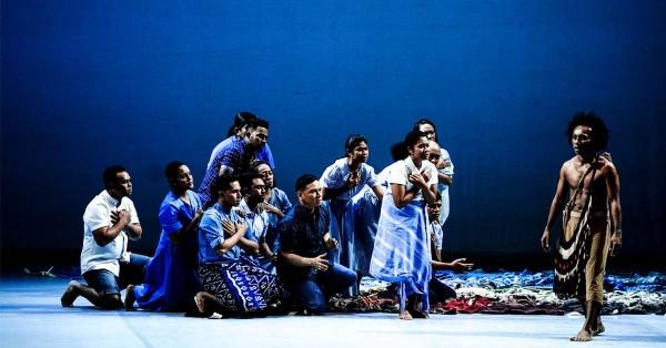 Paduan suara dari Kupang, Mazmur Chorale, menyanyi dan berakting. (Fernando Randy/Historia).