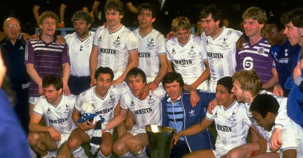 Tottenham Hotspur saat memenangi UEFA Cup 1984 (Foto: Twitter @SpursOfficial)