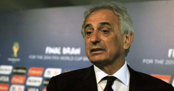 Lahir di Bosnia, Vahid Halilhodžić mendapat kewarganegaraan Prancis pada 2004. (fifa.com).