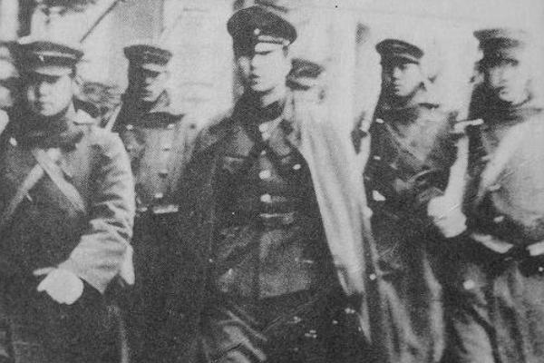Yasuhide Kurihara (tengah) memimpin pemberontakan dalam Insiden 26 Februari 1936. (Wikimedia Commons).