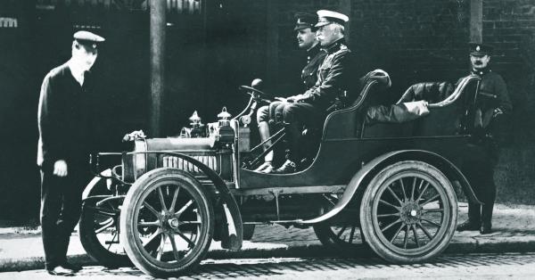 Rolls-Royce 10hp, mobil pertama hasil kolaborasi Charles Rolls dan Henry Royce (rolls-roycemotorcars.com)