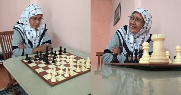 Sesekali Lindri gemar membuka lagi papan permainan caturnya (Randy Wirayudha/Historia)