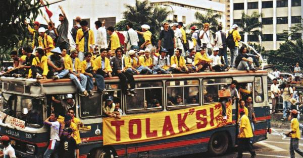 Aksi demonstrasi mahasiswa pada Mei 1998 (Berbagai Peristiwa dan Penanganannya, 1998-1999)
