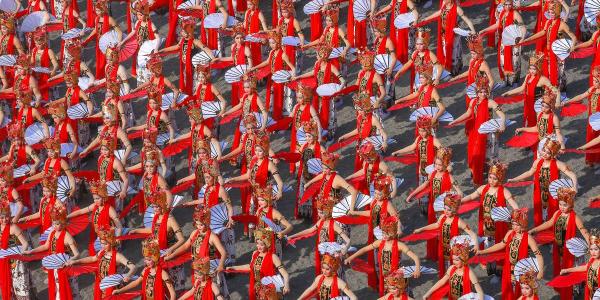 Tari gandrung merupakan kesenian asli dan tertua Banyuwangi. (Dok. Pemerintah Kabupaten Banyuwangi).