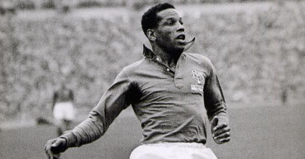 Haj Abdelkader Larbi Ben M’Barek yang berjuluk "Mutiara Hitam" di skuad Prancis. (lcfc.com).