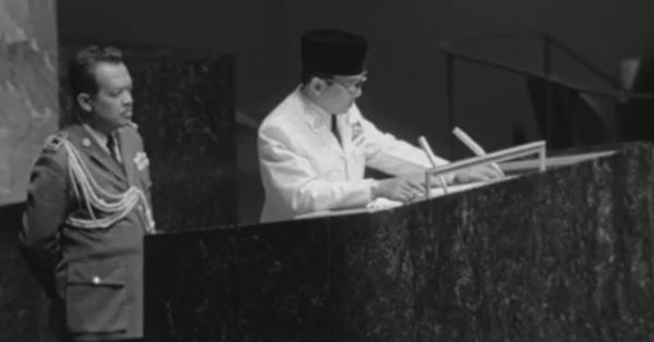 Presiden Sukarno saat menyampaikan pidato "To Build the World Anew" di PBB pada 1960 (un.org)