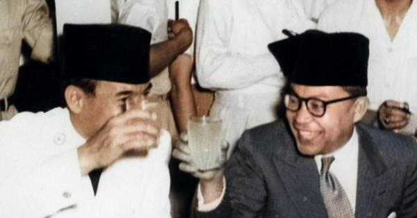 Sukarno dan Hatta tetap bersahabat meski sudah terpisah secara politik (ANRI)