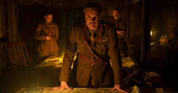 Jenderal Erinmore yang diperankan aktor watak Colin Firth (Foto: universalpictures.com)