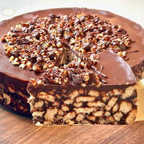 No-Bake Chocolate Biscuit Cake
