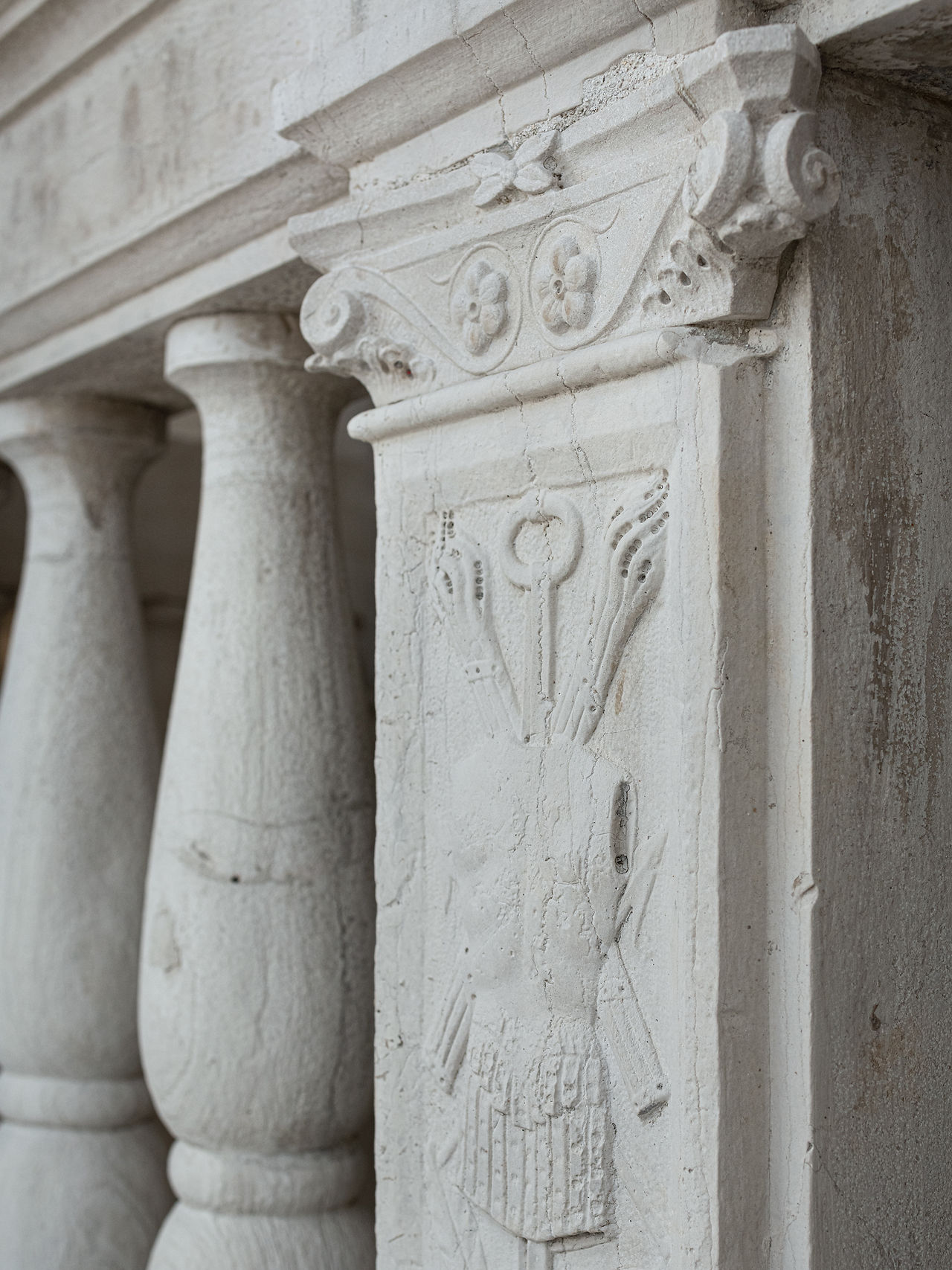 13 | RESTORATION FACADE
