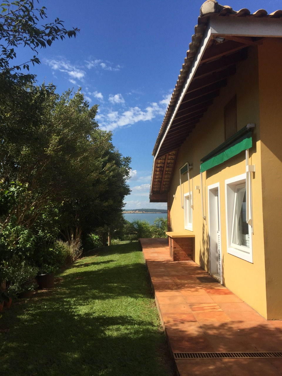 Miniatura: Casa em condomínio fechado as margens da represa