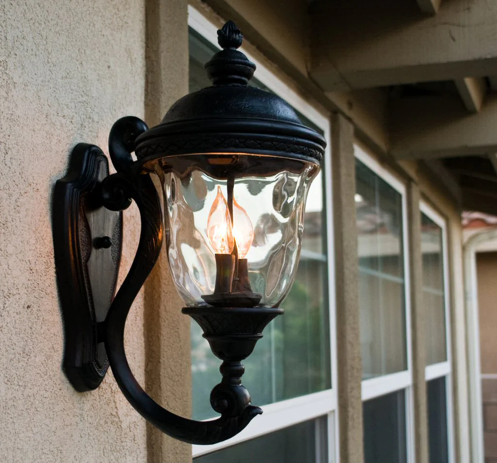 outdoor-light-fixtures.webp