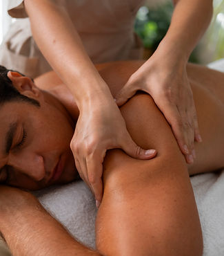 front-view-woman-working-spa.jpg