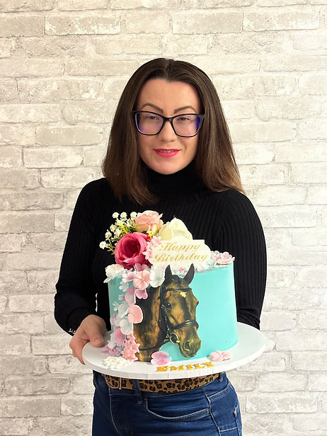 Peterborough wedding and celebration cakemaker.jpg