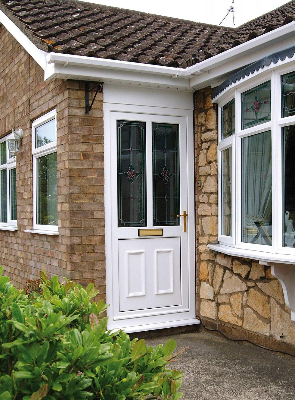 white-upvc-entrance-door-euro.jpg