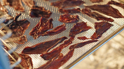 出来立ての猪ジャーキー