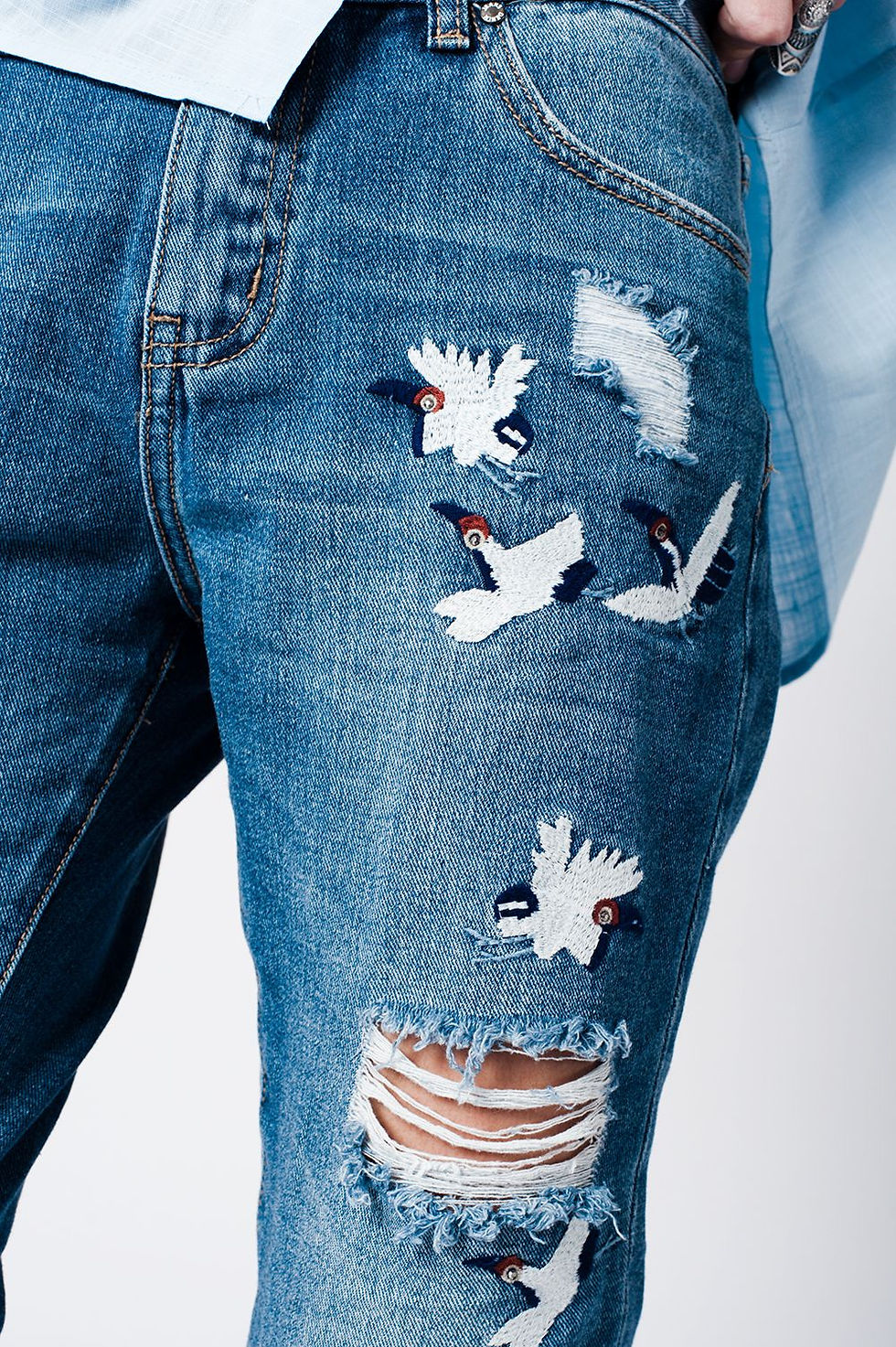 Miniature : Blue Wash Mom Jeans Bird Embroidery