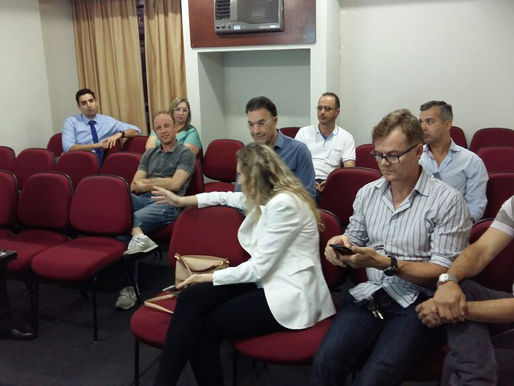 14/ 09 CrOO-SC em reunião Joinville com profissionais da Optometria para Recomendações de Conduta Pr