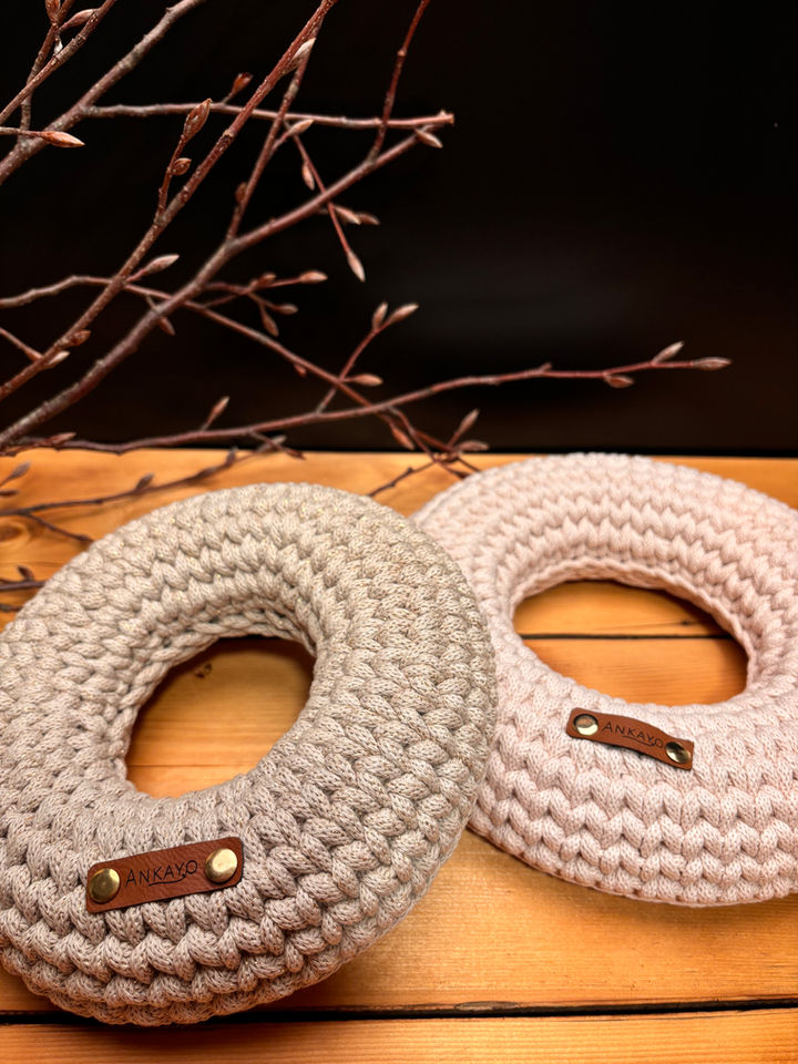 Gehäkelter Dekokranz für den Tisch oder die Tür